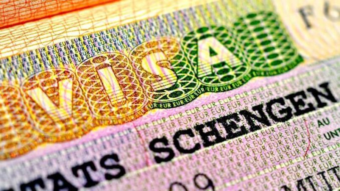 Как выдают шенгенские визы украинцам