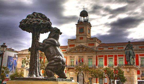 Медведь и Земляничное дерево в Мадрида на Пуэрта-дель-Соль